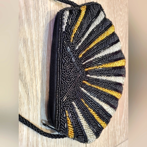 Gorgeous Black Vintage Shell Purse - Picture 8 of 14